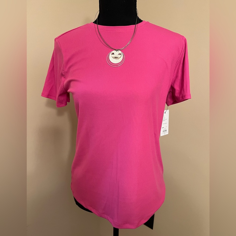 New Nine West Women’s Cew-Neck Tee, Pink, Size Small.